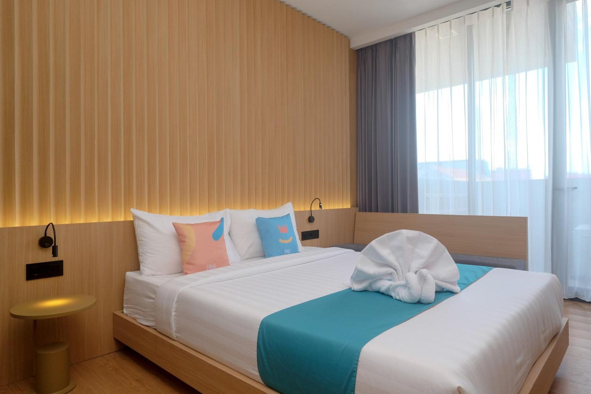 Sans Hotel Rg Living Jogja By Reddoorz Pakualaman Exterior foto