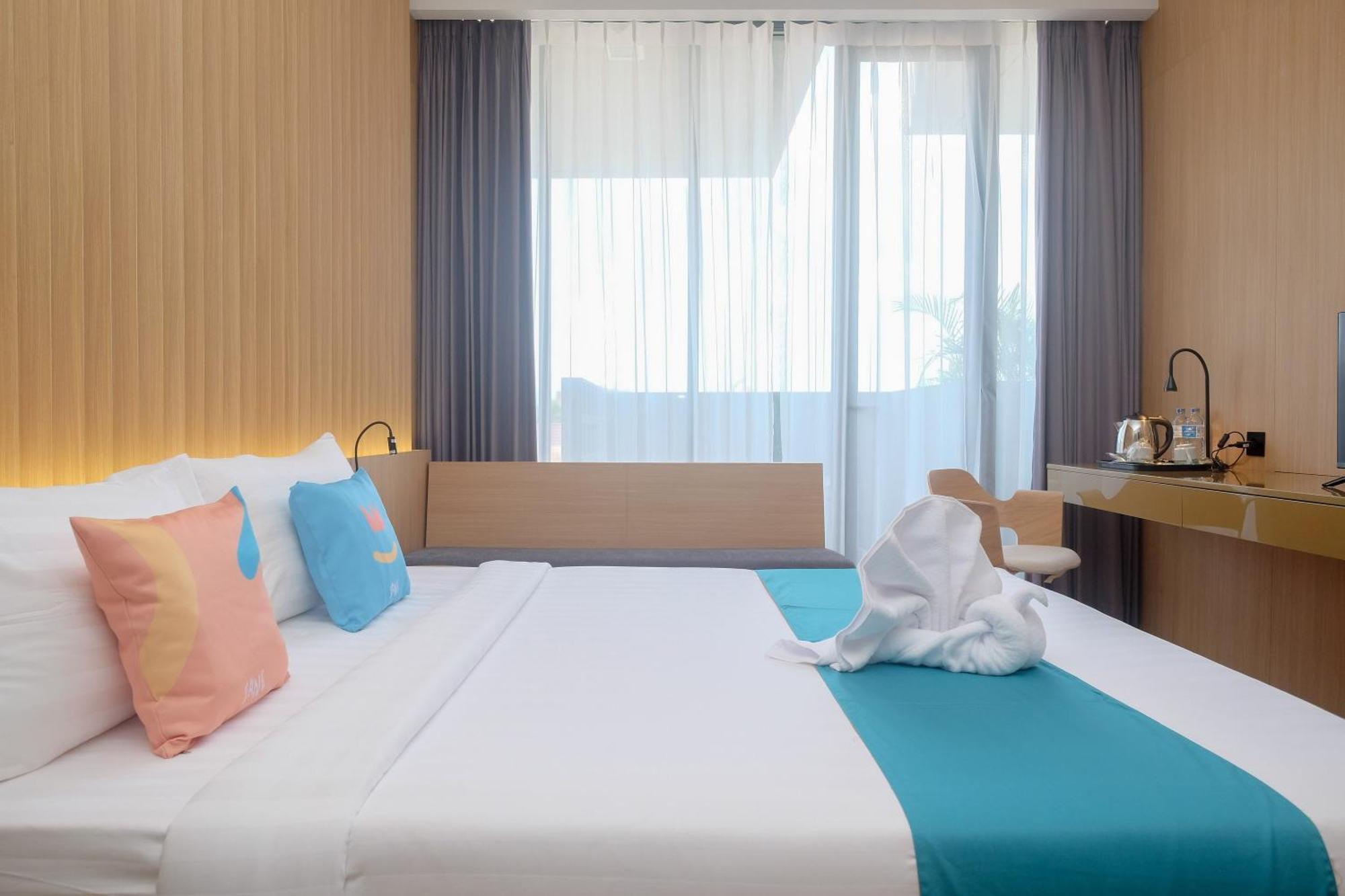 Sans Hotel Rg Living Jogja By Reddoorz Pakualaman Exterior foto